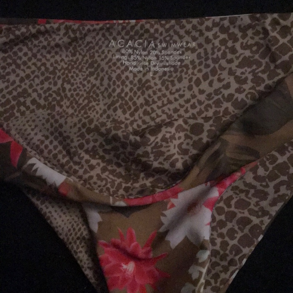 ✨SOLD ELSEWHERE✨Acacia bottoms - Picture 2 of 2